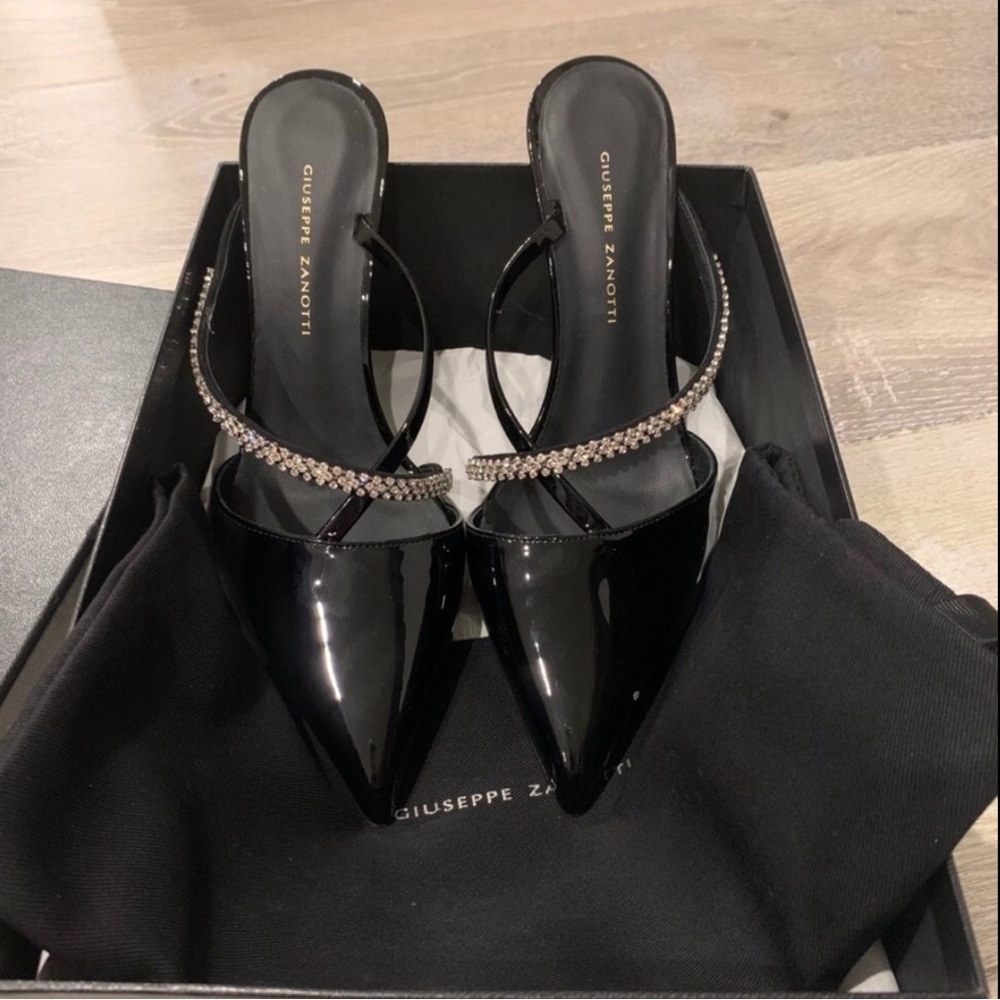 Elegant Giuseppe Zanotti Shiny Black Heels with Rhinestone Straps - Picture 6 of 12